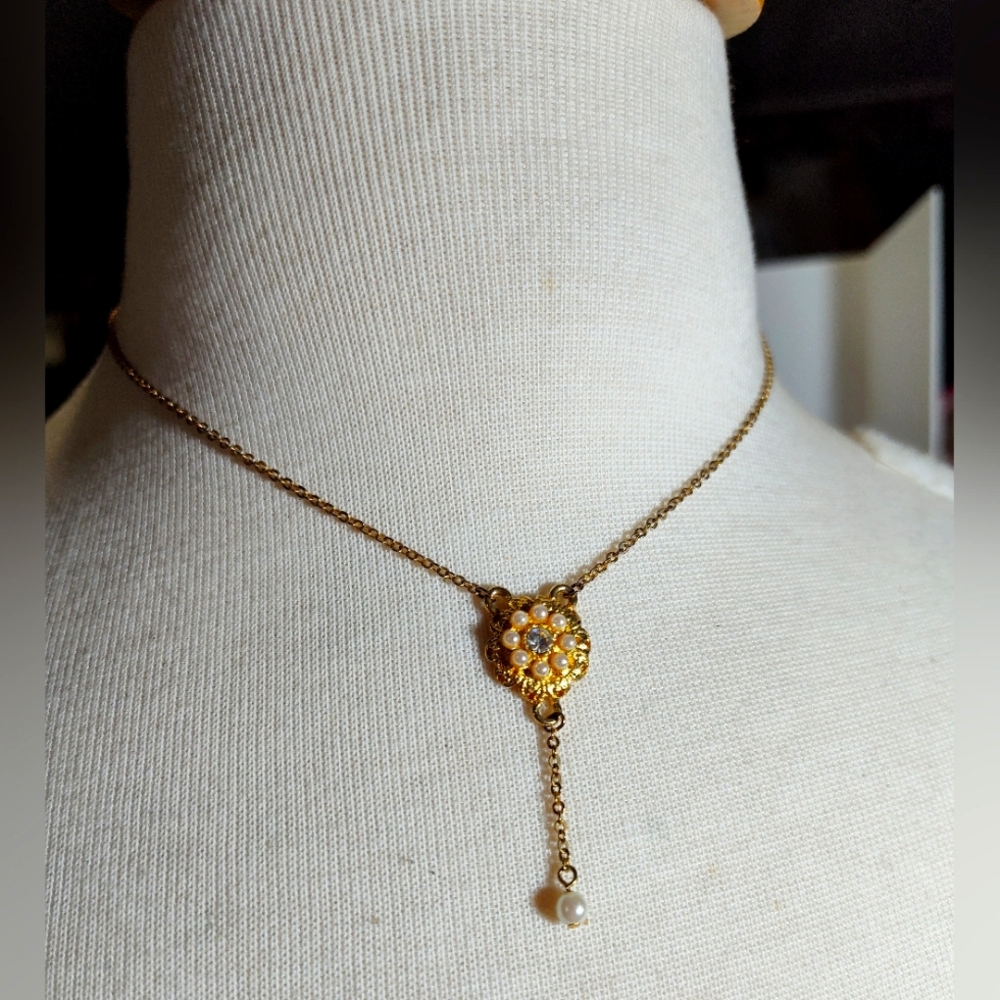 Elegant Gold Dainty Pendant Pearls And Crystal Necklace Nwot